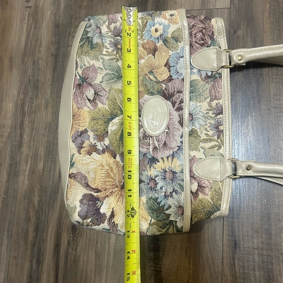 Vintage Floral Tapestry Shoulder Bag - Picture 3 of 7